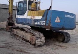 فروش بیل میکانکی‌کوماتسو ۲۲۰ خط ۵