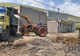 تراکتور رومانی با ادوات