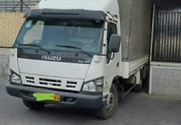 دو دستگاه ایسوزو 6تن مدل 86 و 88 اتاق چادری