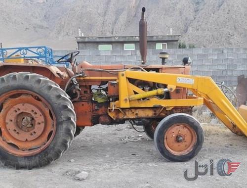 تراکتور رومانی با بیل