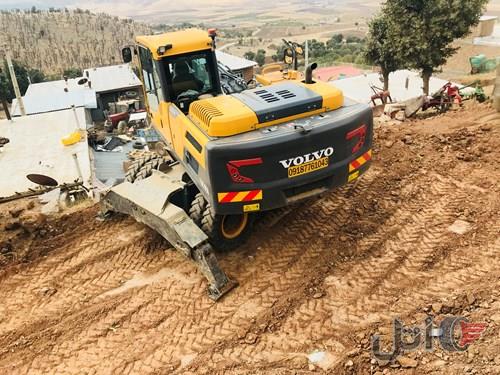 بیل مکانیکی VOLVO  2017  لاستیکی