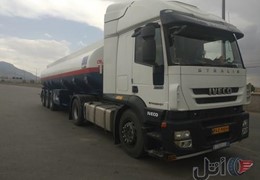 اویکو استرالیس ۴۴۰ به همراه تانکرسوخت شرکت نفتی
