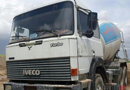 تراک میکسر ایویکو ۴۰ تن مدل ۷۱