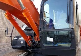 هیتاچی220 ژاپن