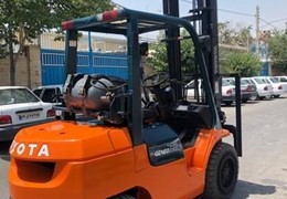 لیفتراک 3 تن تویوتا سری 7 اف مدل 2006 گازسوز وارداتی