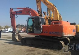 بیل زنجیری هیتاچی