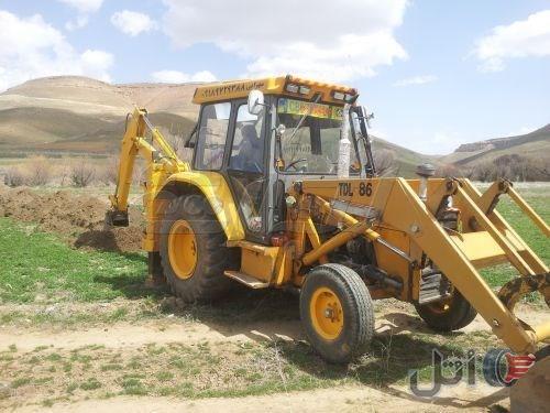 فروش یک دستگاه بیل بکهو مدل TDL86