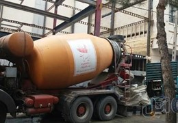 کامیون میکسر بنز هشت سیلندر