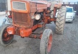 فروش استثنایی یک دستگاه تراکتور رومانی