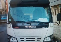 ایسوزو۵۲۰۰بسیار تمیز